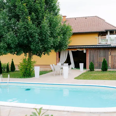 Villa Voyage *