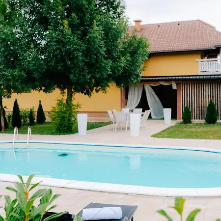 Voyage Villa *